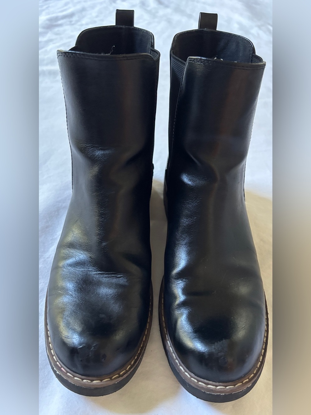 Universal Thread Women’s 11 Black Leather Chelsea Boots Lug Sole Pull On